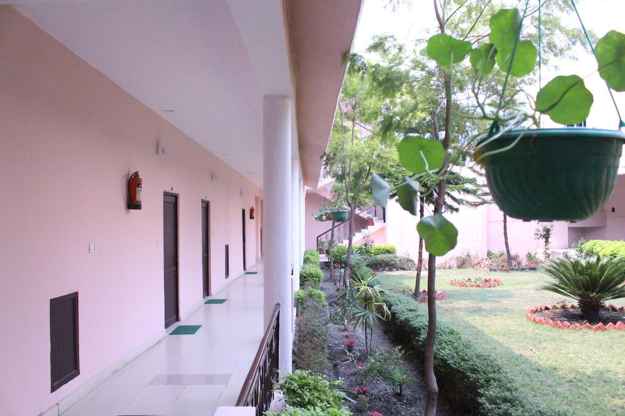 Greenwood Hotel Bhimtal Ngoại thất bức ảnh